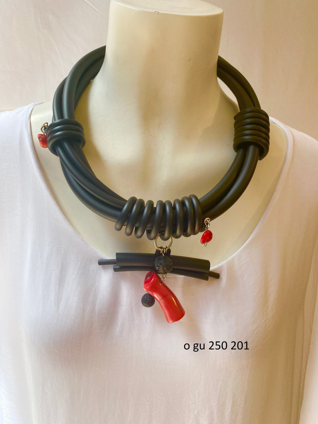 Ogrlica od gume  250- Rubber  Necklace 250